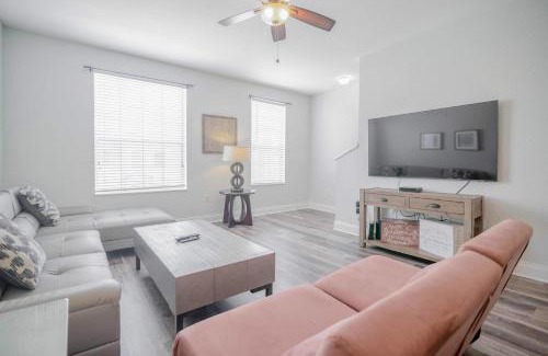 Florida Central Atlantic Coast Apartment | New! Fabulous Vista Cay Casa Bella Near all Theme Parks, and walk to the Convention Center