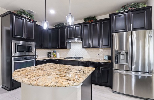 Round Rock House | New Family Home ~ Neighborhood Pool ~ Media/Game Rooms