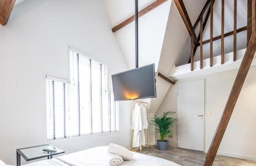 Schiedam Bed & Breakfast | New Family Penthouse 7Min from Rotterdam Central Station top floor app4