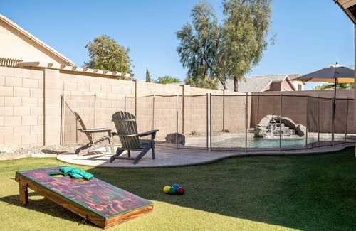 Villages At Queen Creek House | New Family Relaxation Golf, Pool, Yard Games ~15min to bell bank park and mesa ✈