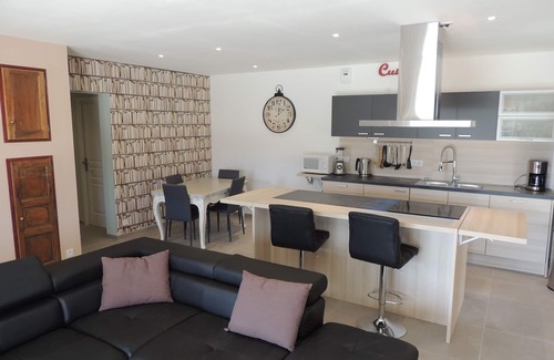 Moustiers-Sainte-Marie Villa | New fenced house, with HEATED POOL, private parking, disabled access