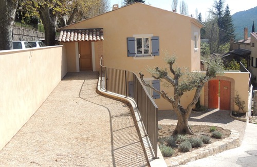 Moustiers-Sainte-Marie Villa | New fenced house, with HEATED POOL, private parking, disabled access