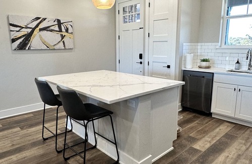 Graford Condo | NEW! First Floor Pool side PK Lake Luxury Condo - Hot Tub, FirePit, Gym, Laundry