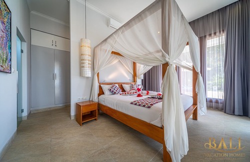Umeanyar Villa | New for rent: Luxury Modern Design Villa With Amazing View