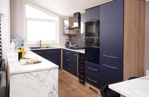 New Forest District Cabin | New Forest Lodges Bashley Park