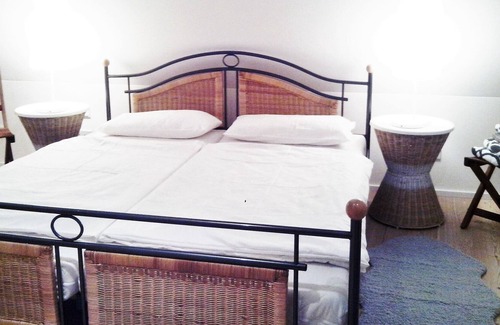 Freising Apartment | New! Freising center Luxury Overlooking the rooftops with balcony overlooking the Cathedral Hill