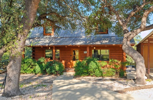 Leakey Cabin | NEW! Frio Rivers Edge in the Heart of Hill Country