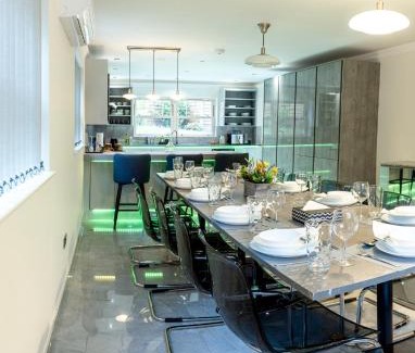 Thorpe Satchville Villa | New fully furnished 5 bedroom, 4 bathroom detached houses