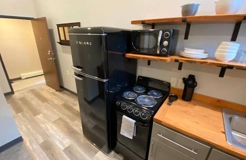 East Hillside Apartment | New, Fully furnished, Extended Stay. Unit 102