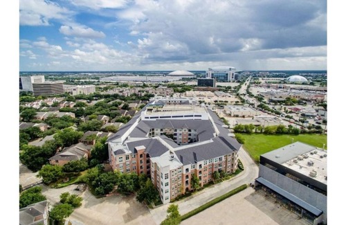 Texas Medical Center Apartment | New fully furnished Med Center Apt By NRG Stadium