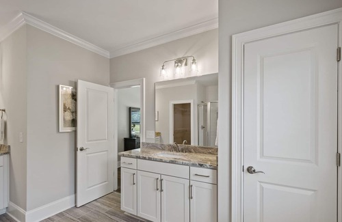 Lake Oconee House | New Fully-Furnished Carriage House in Harbor Club (gated) community