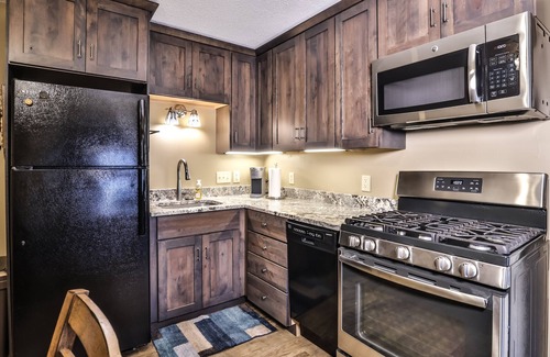 Minocqua Condo | NEW! Fully remodeled condo on Lake Minocqua!
