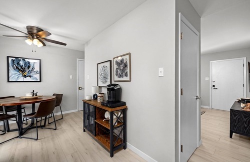 Rock Hill House | New! Fully Renovated Family/Pet Friendly 4BD in Great Central Location!