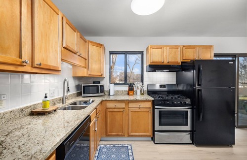 Rock Hill House | New! Fully Renovated Family/Pet Friendly 4BD in Great Central Location!