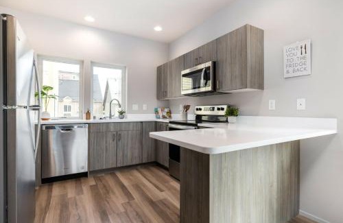 Anacortes House | New Fully Updated Condo 914 in Anacortes