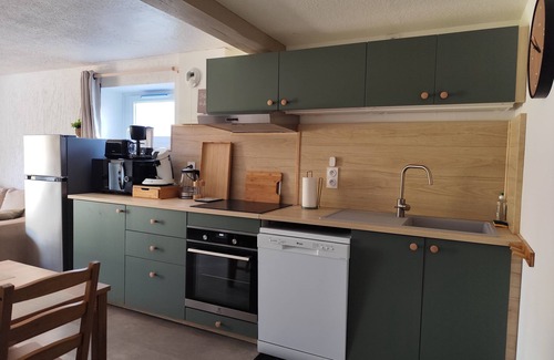 Paroisse Notre-Dame Apartment | New furnished apartment with terrace and private parking.