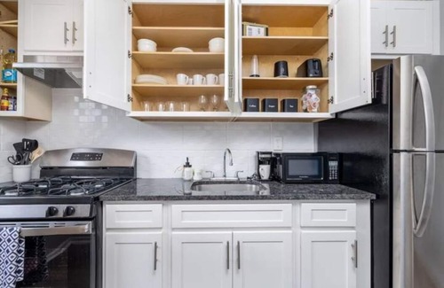 Newington Apartment | New Furnished Apt in West Hartford w/Parking and Central AC