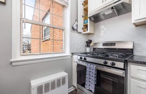 Newington Apartment | New Furnished Apt in West Hartford w/Parking and Central AC