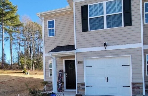 Carthage House | New Furnished Townhome Near Hospitals & Golf