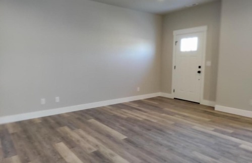Ammon Apartment | New furnished townhome - Near shopping - Self Check-in