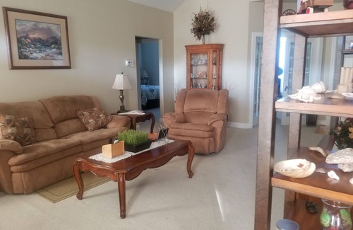 Greensboro House | New Garden Estates w/pool and hot tub