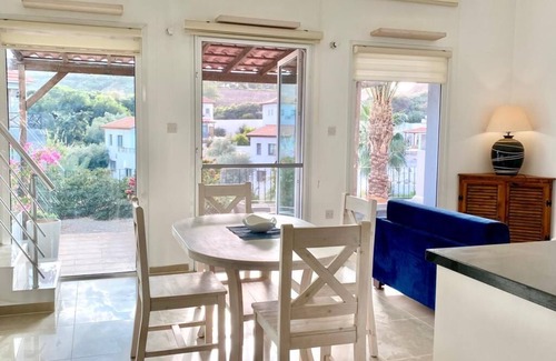 Bahceli Apartment | New garden loft, a stone's throw to the sea