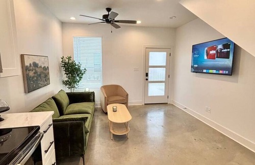 Lafayette House | NEW Gator House Cajun Luxury