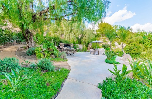 Laguna Hills House | New! Gorgeous backyard Oasis on a 38,400 sf lot with 2800 sf home. SEE VIDEO!