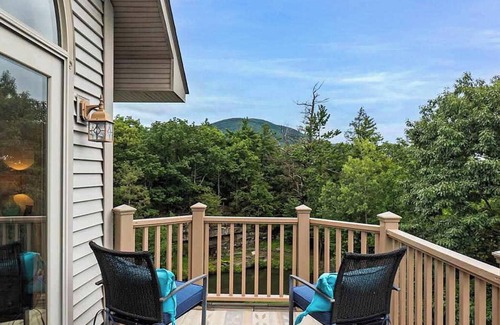 Saugerties House | NEW! Gorgeous spacious family escape with Pool & Mountain views