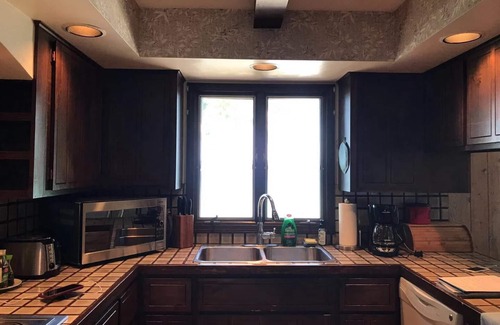 Glen Arbor House | New! Gorgeous Waterfront 3 Bedroom Rental on Glen Lake