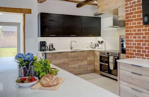 Filby House | !! NEW !! Grange Farm Barn in Filby | Winterton Cottages