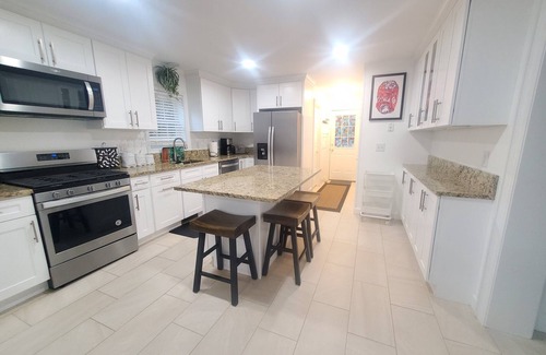 Cos Cob House | NEW! GREENWICH HOUSE WITH NYC FLAIR/CLOSE TO BEACH & NYC