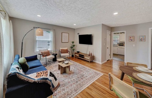 Lincoln House | New Groovy Home Game Room Sleeps 8