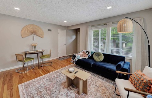 Lincoln House | New Groovy Home Game Room Sleeps 8