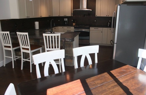 Old Town Condo | New Ground Level Riverfront Suite - Walk to Village!