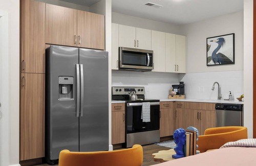The Gulch Apartment | New! Gulch Grandeur⁣ ⁂ Walk, Shop, Dine! Infinity Pool w/Views+Fire pits+Studios