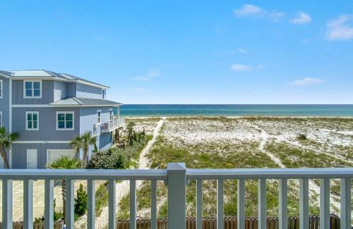 Villa Primera House | NEW Gulf Front with Game Room Family Friendly!