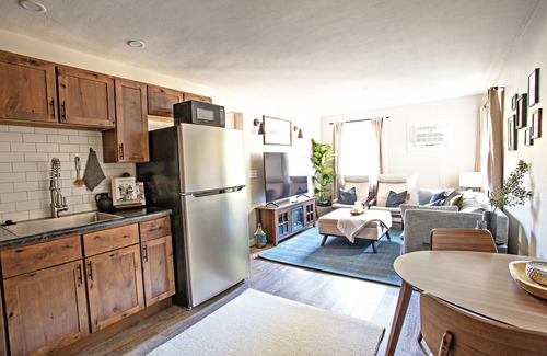 Hagerstown Apartment | New Hagerstown Apartment - Self Check-in. Sleeps 4+