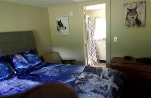 Stewartstown House | New Hampshire Cabin near Pittsburg, Ideal for a Vacation in Nature