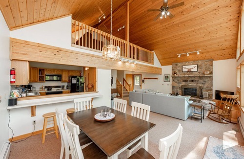 North Glade Hills House | New! Happy Times: Dogs OK, Lakefront, Dock Slip, A/C, Fire Pit!