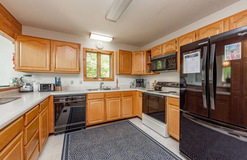 North Glade Hills House | New! Happy Times: Dogs OK, Lakefront, Dock Slip, A/C, Fire Pit!
