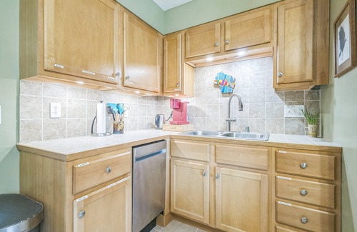 Ellis Historical District Condo | NEW! Harbor Hideaway - Walk to Beach, Dining & Downtown