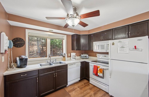 North Creek House | NEW! Hawkeye 21E - Spacious Townhome for Families by The Summit at Gore Mountain