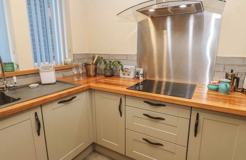 Oxenhope Cottage | NEW HEIGHTS, family friendly, character holiday cottage in Oxenhope
