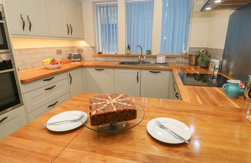 Oxenhope Cottage | NEW HEIGHTS, family friendly, character holiday cottage in Oxenhope