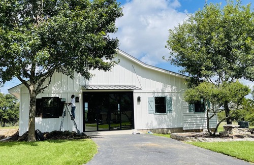 Hays County Apartment | NEW High Cotton Suite in Driftwood Hill Country