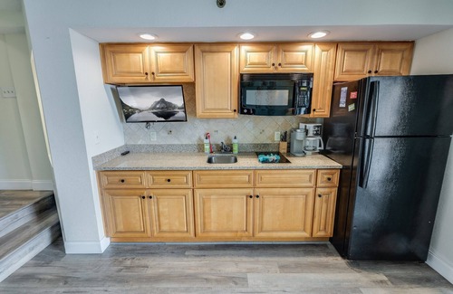 Windy Hill Condo | New High Floor, Ocean Front 1BR - Updated Kitchen!