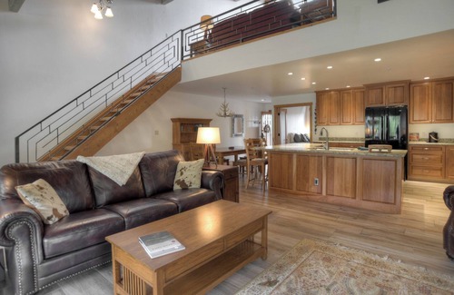 Purgatory House | New! High Mountain Home (#703) |10 min to Ski - Golf - AC/Pool/Hot Tub/Deck