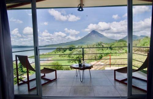 El Fosforo House | New, Hilltop Bungalow 1 W- Spectacular Volcano View