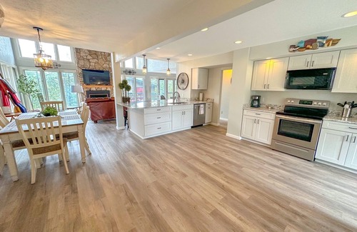 Rapid City House | New! Hilltop House in the Canyon